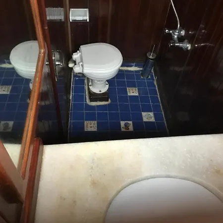 яхта за гости Eternal Flame Hotel en barco Sozopol